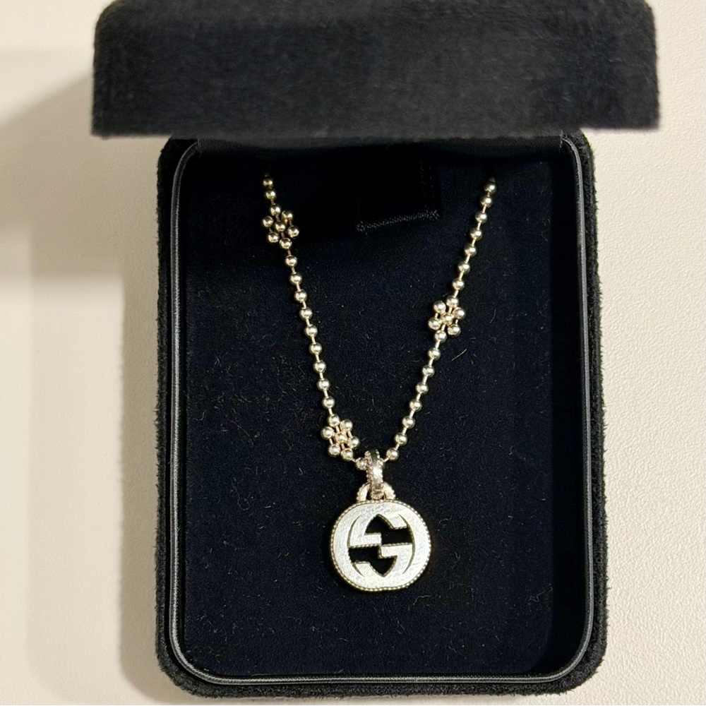 GUCCI | Interlocking G Sterling Silver Necklace Pendant